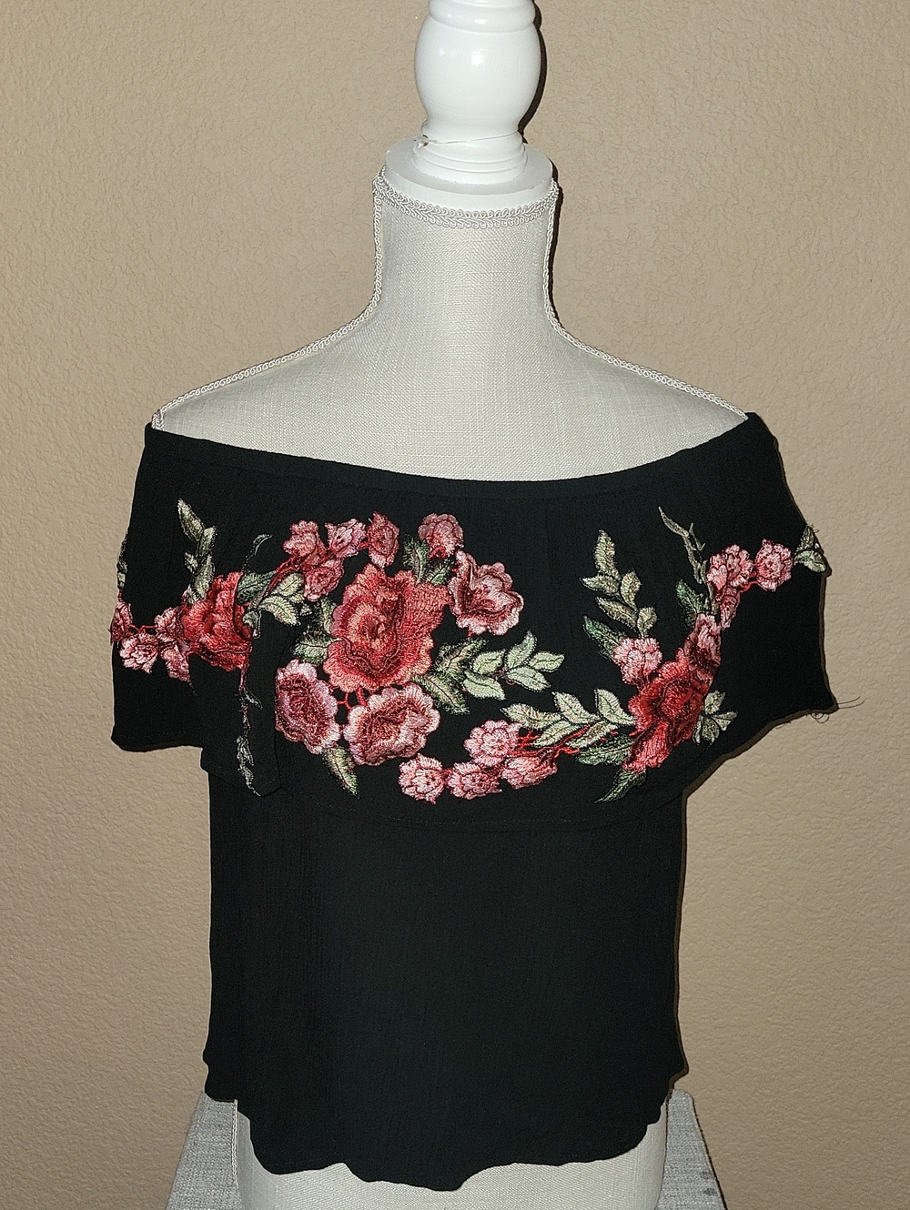 Source Unknown Black Off-the-Shoulder Sweater with Pink & Red Floral Embroidery